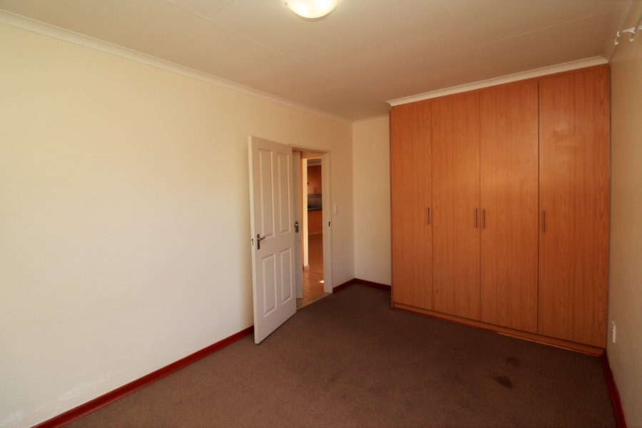 2 Bedroom Property for Sale in Langenhovenpark Free State